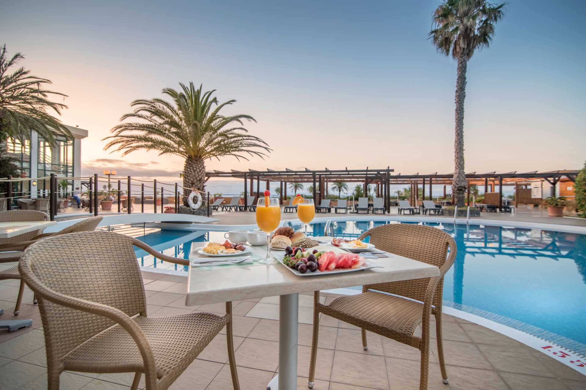 Pool på hotel Sentido Galomar på Madeira, Portugal.