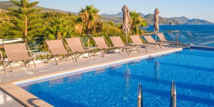 Poolområdet på Sivota Diamond Spa Resort, Grækenland.