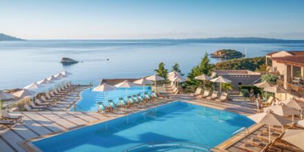 Poolområdet på Sivota Diamond Spa Resort, Grækenland.