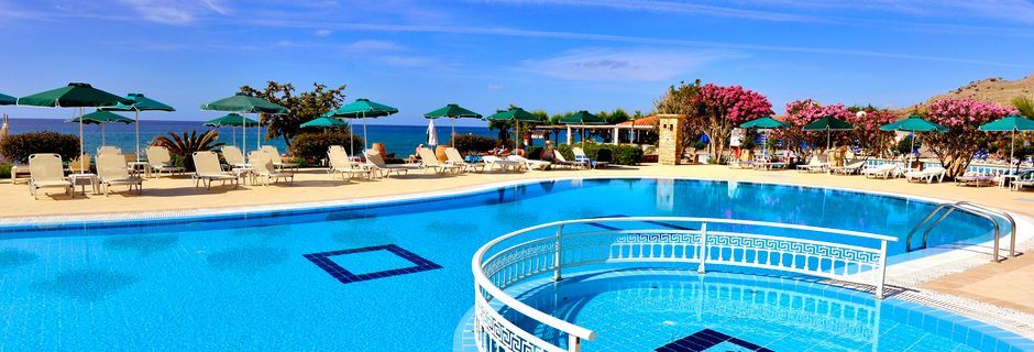Poolområde på Hotel St. James på Rhodos, Grækenland