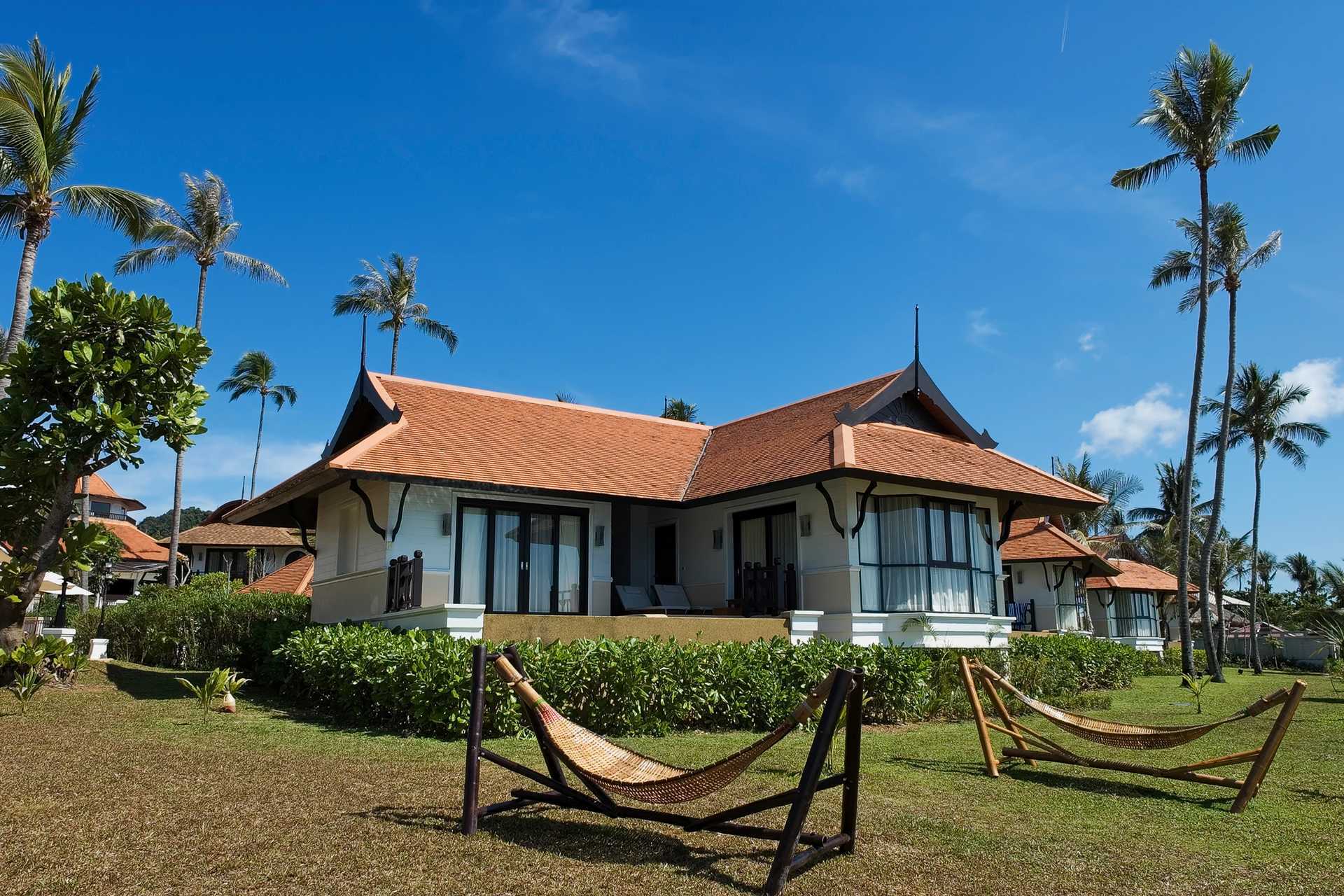 Suite med privat pool på hotel Rawi Warin på Koh Lanta, Thailand.