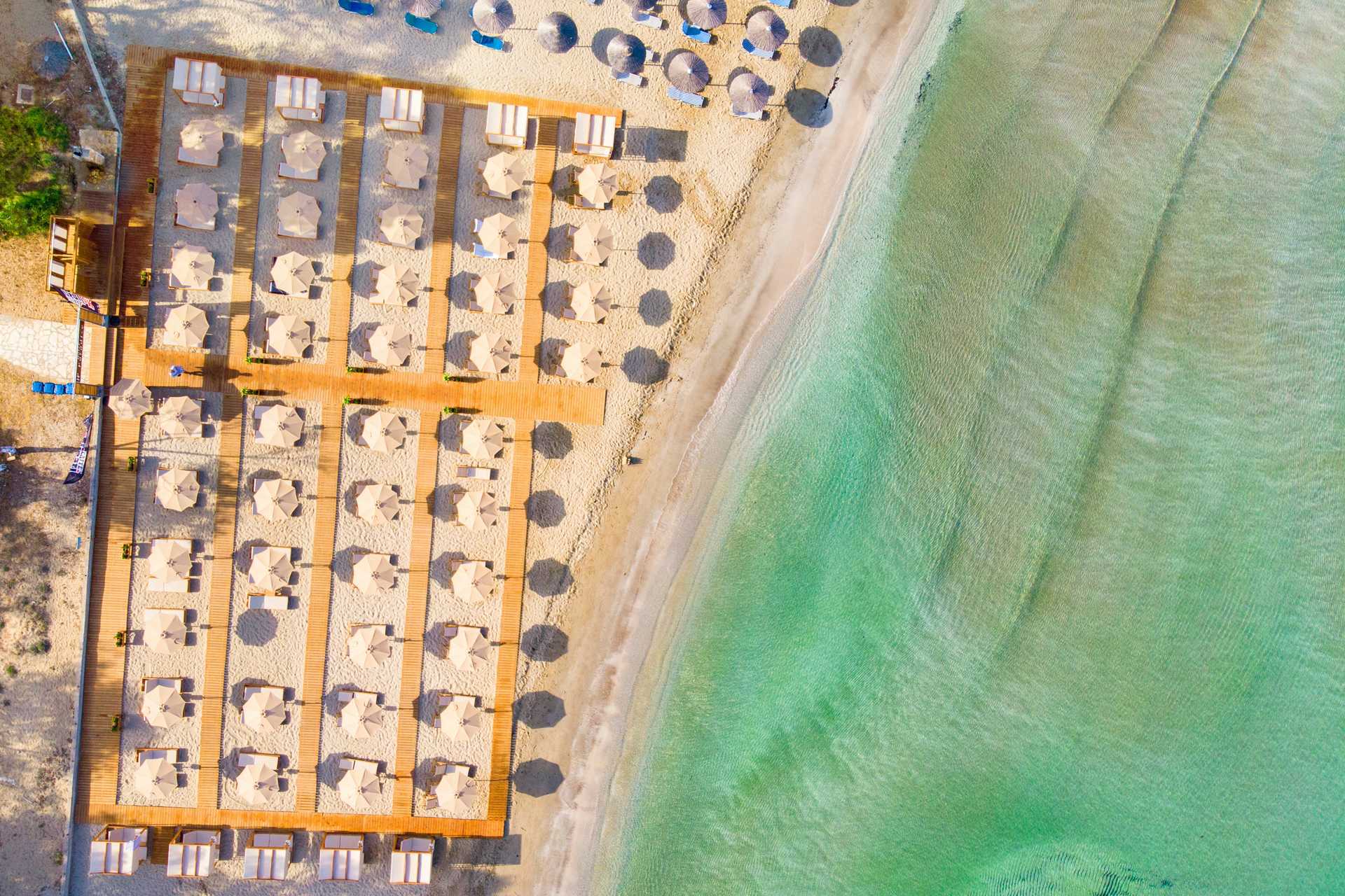 Stranden ved Hotel Paradise Ammoudia i Grækenland.