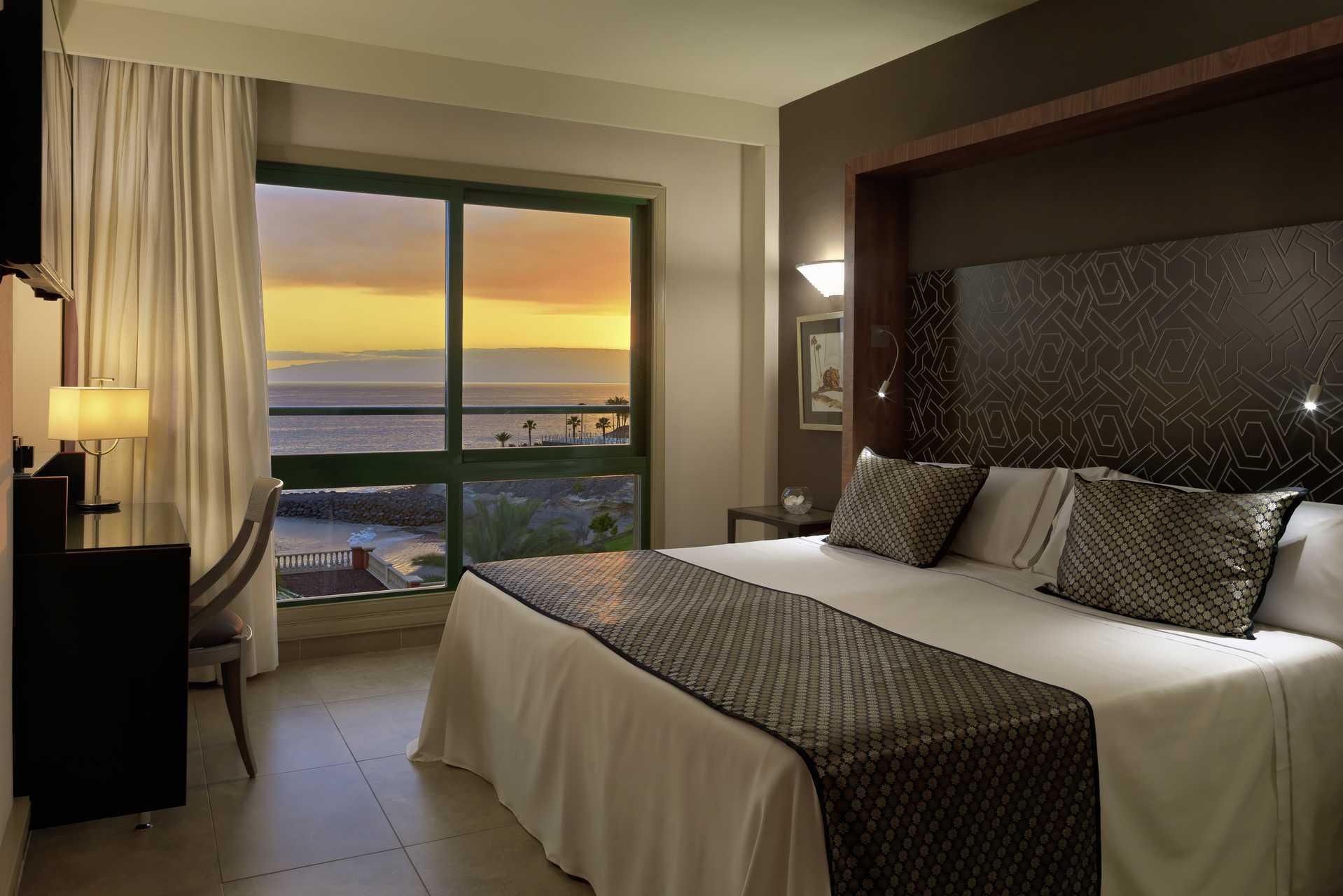 Superior-suite på hotel Jardines De Nivaria i Costa Adeje, Tenerife