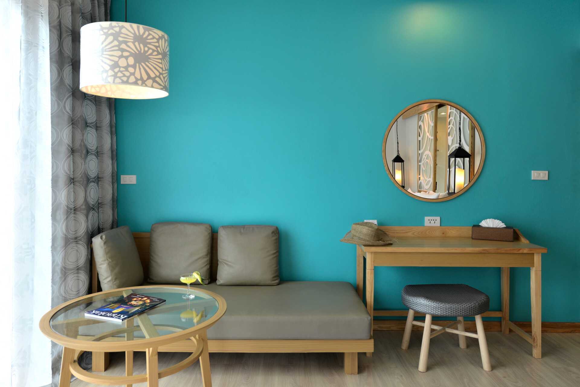 Superior-værelse med balkon på hotel The Waters Khao Lak by Katathani, Thailand.