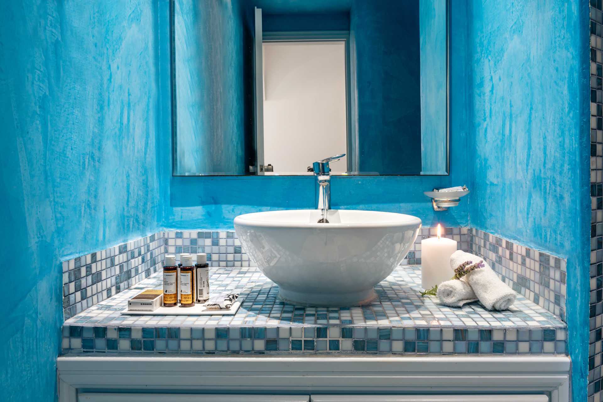 Superior værelse på Santorini Kastelli Resort i Santorini, Grækenland.