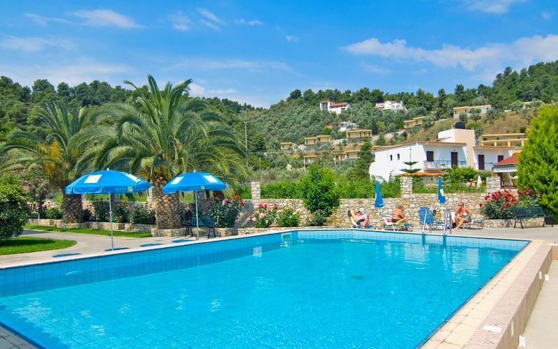 Poolområde på hotel Suzanna på Skiathos, Grækenland