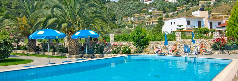 Poolområde på hotel Suzanna på Skiathos, Grækenland