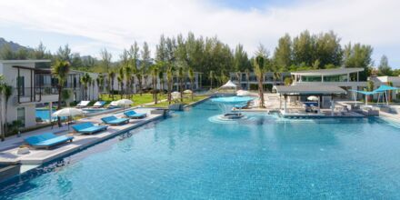 Poolområde på Hotel The Waters Khao Lak by Katathani i Thailand.