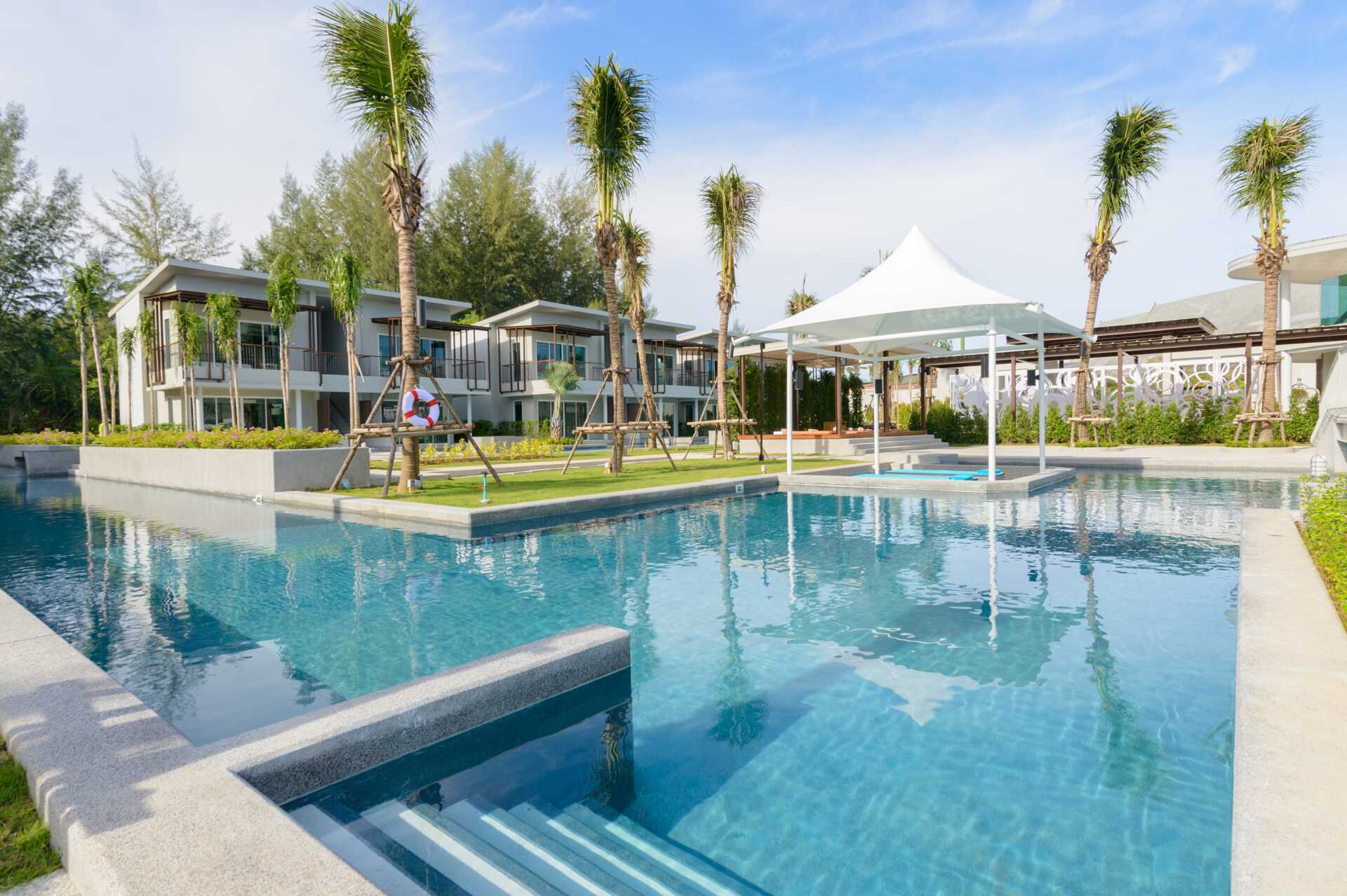 Pool på hotel The Waters Khao Lak ved Katathani, Thailand.