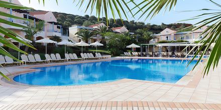 Poolområde på Hotel Triton på Kreta, Grækenland.