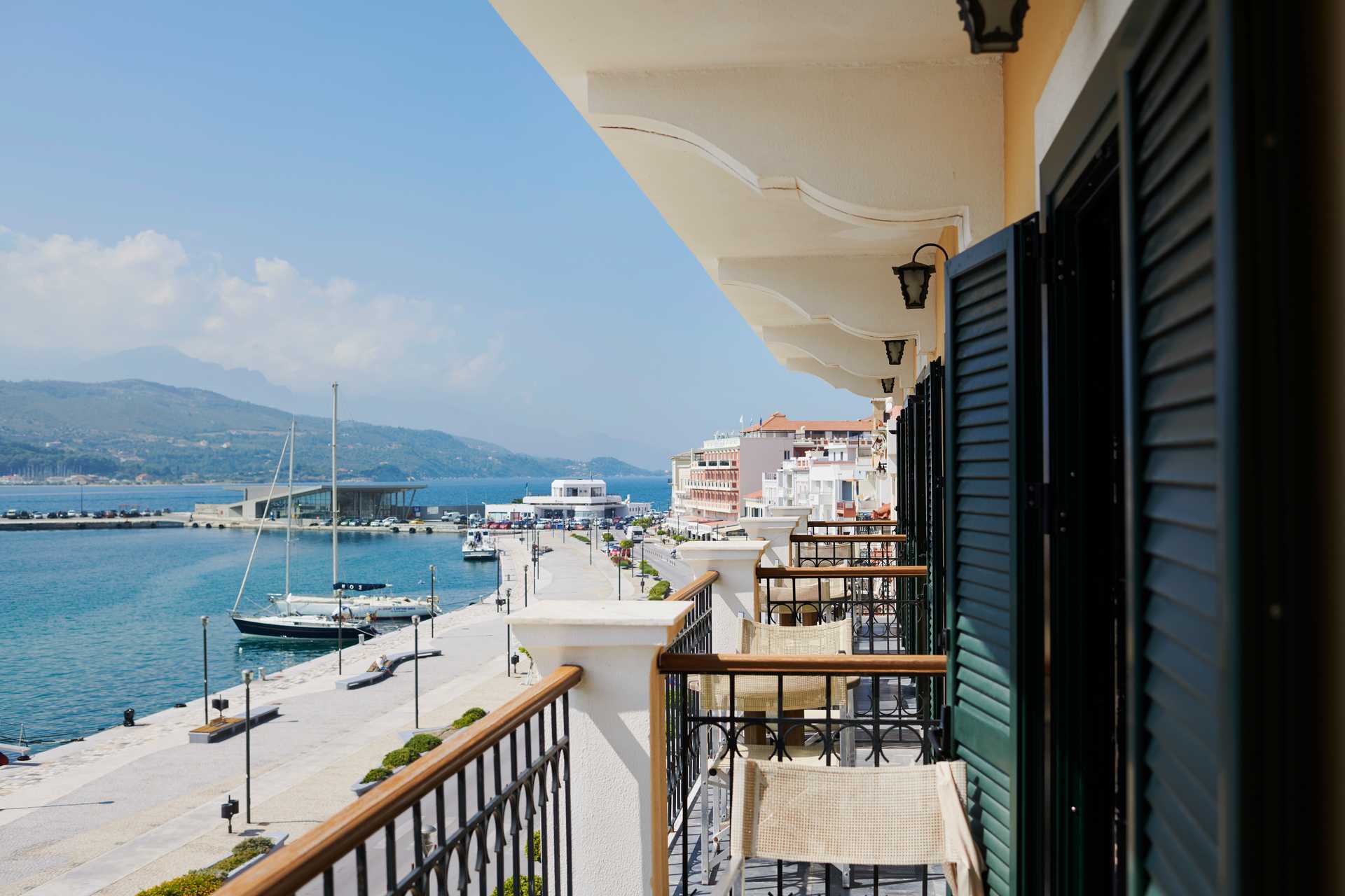 Udsigt fra hotel Aeolis i Samos by.