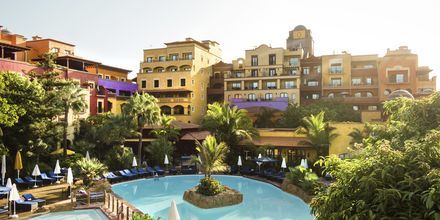 Poolområde på hotel Villa Cortes i Playa de las Americas