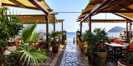 Strandrestaurant ved Villa Dora i Platanias på Kreta, Grækenland.
