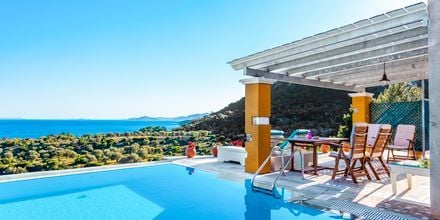 Pool på Hotel Villa Eleonas i Votsalakia på Samos