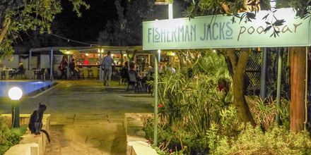 Poolbar på  Hotel Villea Village i Makrigialos på Kreta