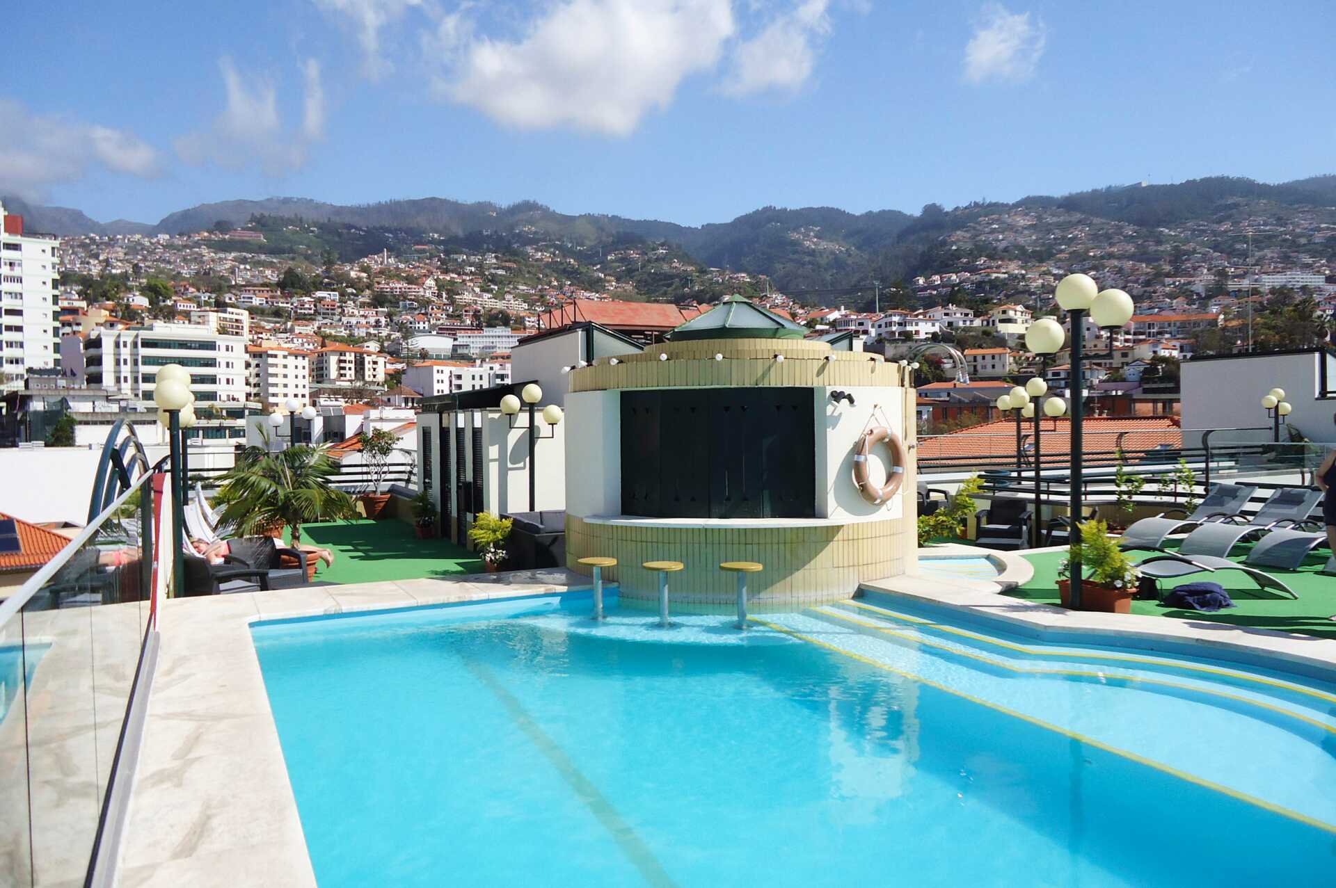 Poolen på Hotel Windsor i Funchal på Madeira.