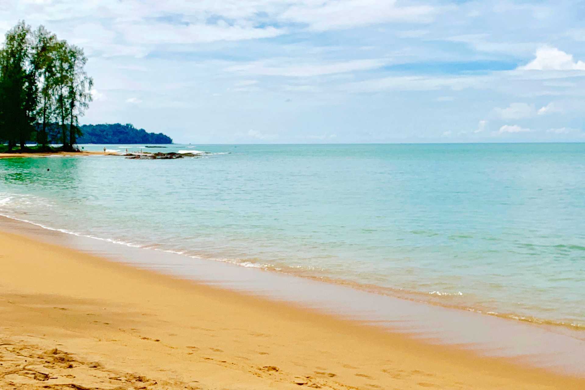 Stranden ved hotel X10 Khao Lak.